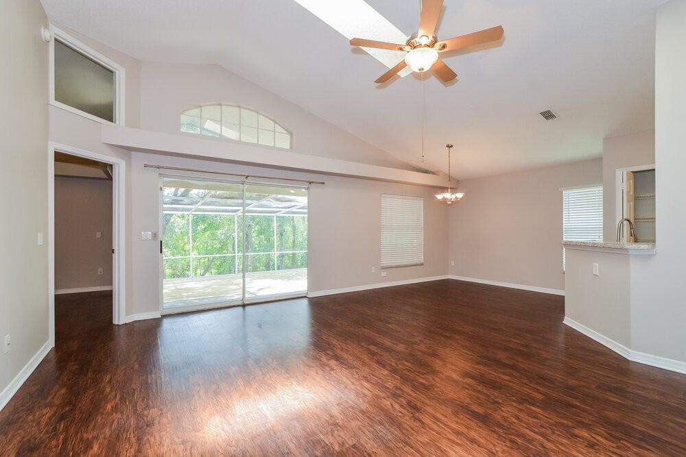 996 Maple Ct - Photo 5 of 16
