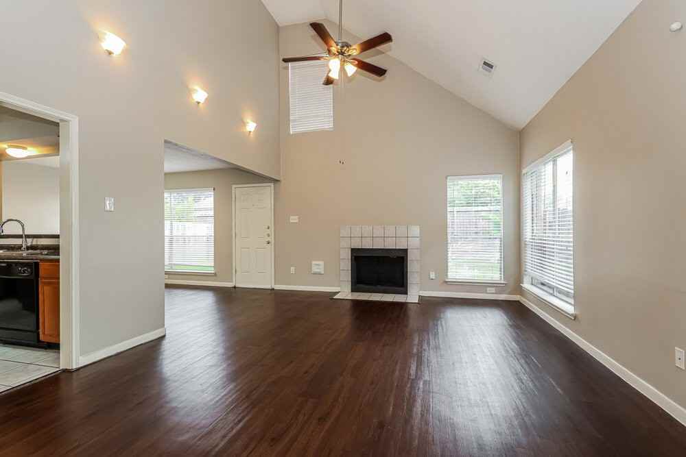 10326 Timberloch Dr - Photo 4 of 17
