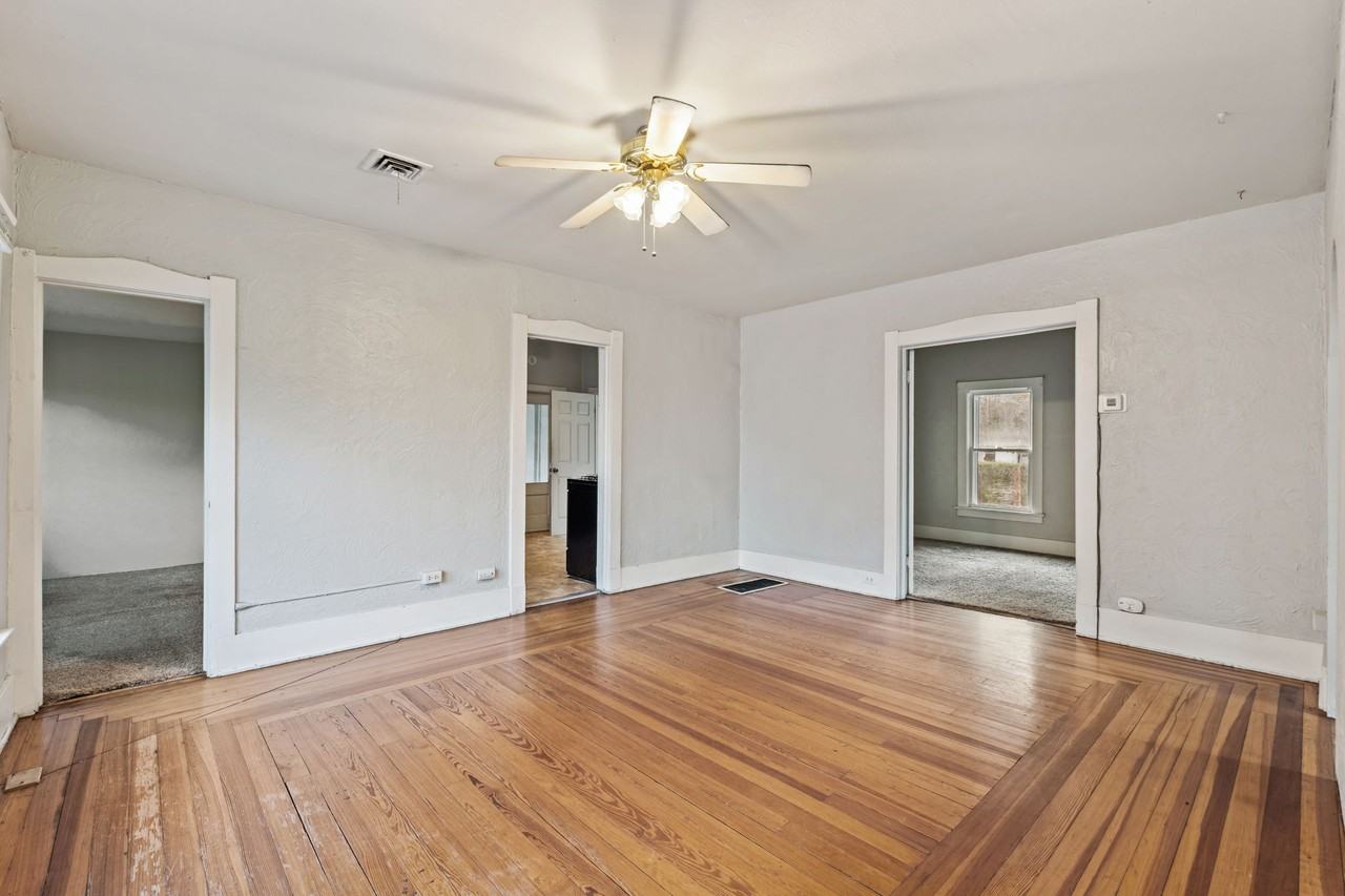 1532 N Chestnut St #A - Photo 3 of 10