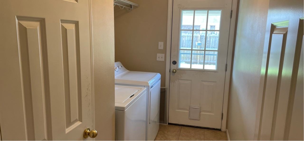 4107 Sw Chapelstone Ave #1 - Photo 7 of 26