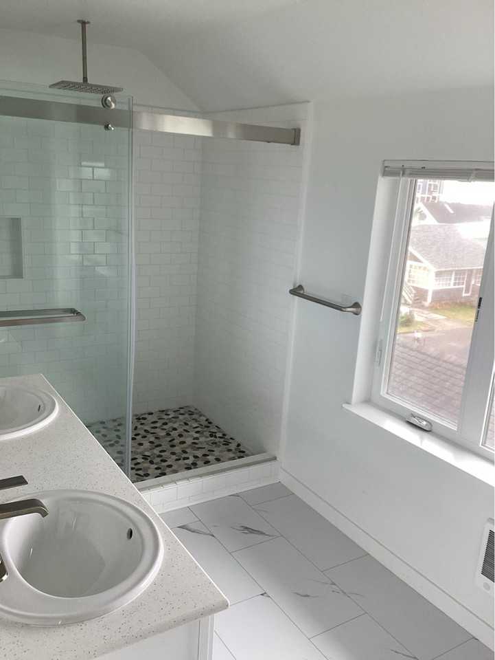 712 Nw 1st St #1 - Photo 3 of 36