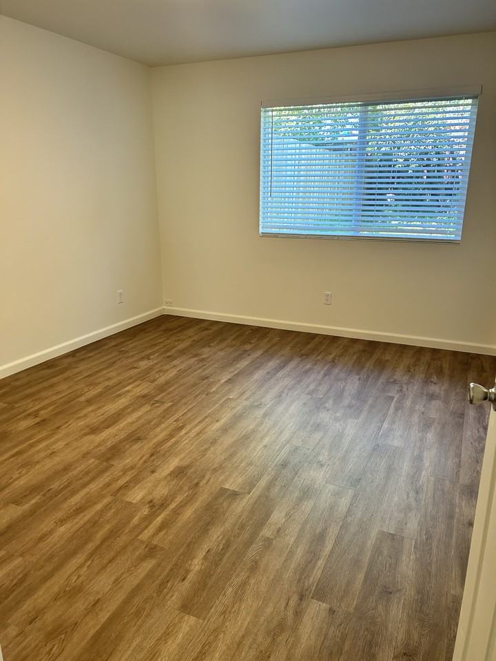 1626 Annie St #1626 - Photo 3 of 17