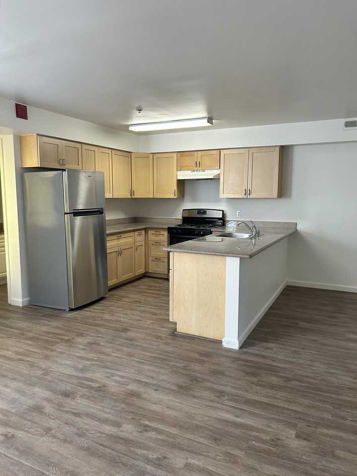 1626 Annie St #1626 - Photo 6 of 17