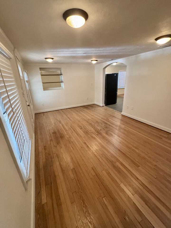 1530 Yancey St #1 - Photo 5 of 10