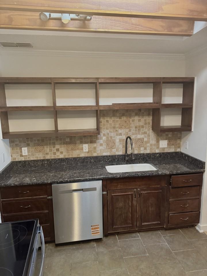 1530 Yancey St #1 - Photo 7 of 10