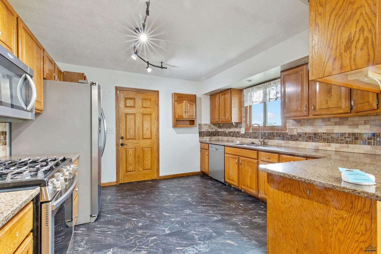 4158 Wisconsin Ave #1 - Photo 3 of 16