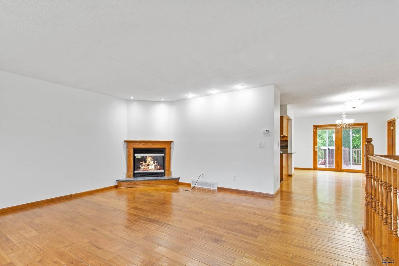 4158 Wisconsin Ave #1 - Photo 6 of 16