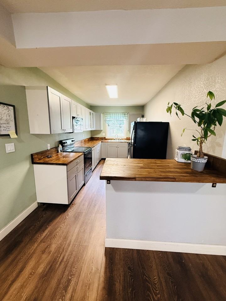 304 S Birch St #1 - Photo 3 of 11