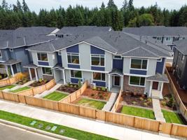 featured image of 18611 Ne 44th Ave #1