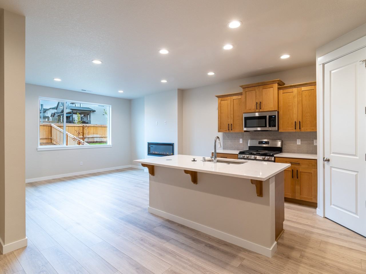 18611 Ne 44th Ave #1 - Photo 5 of 29