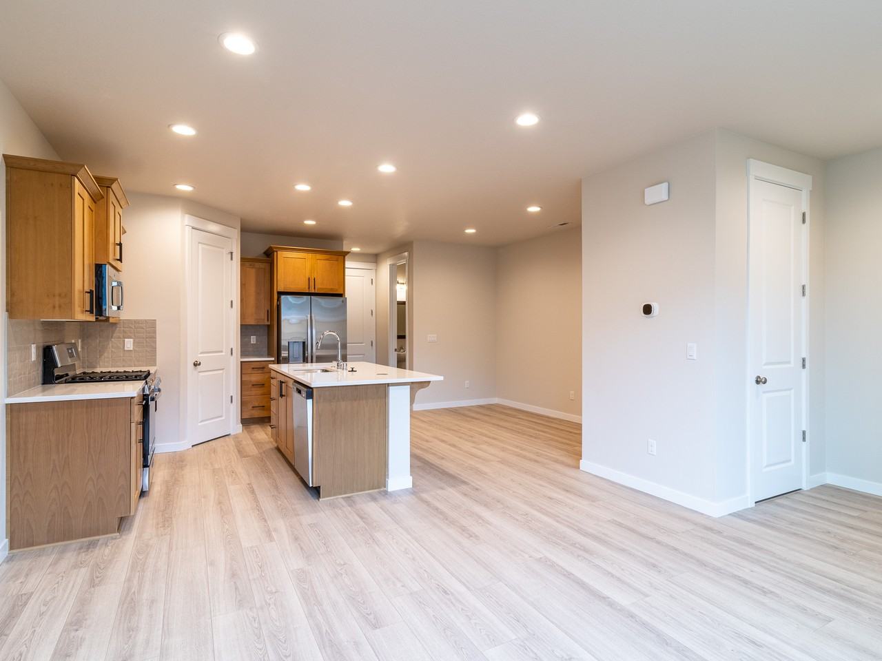 18611 Ne 44th Ave #1 - Photo 6 of 29