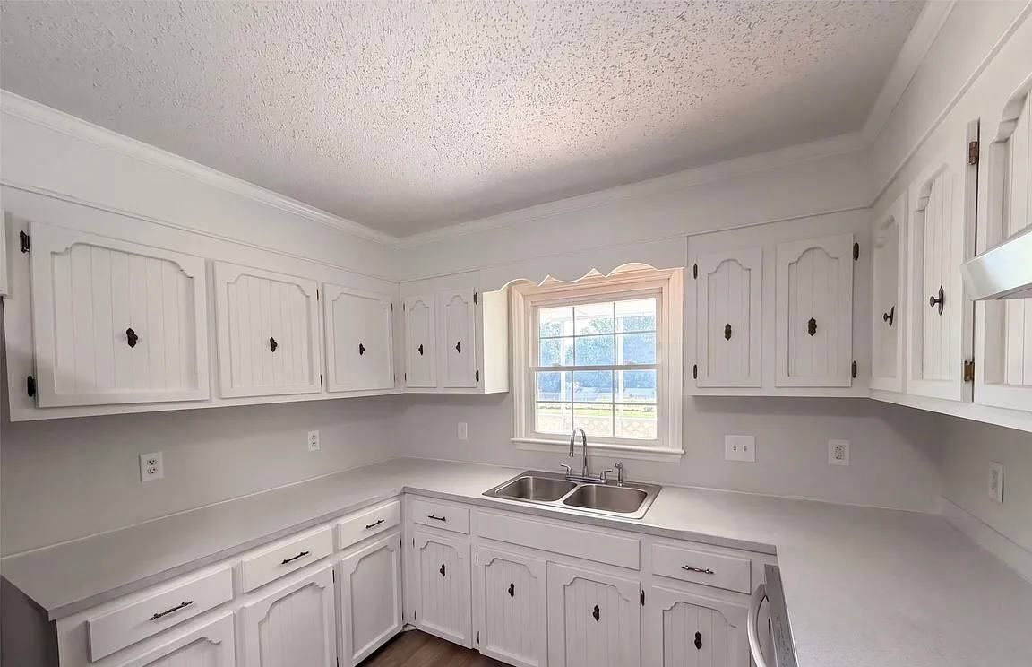 4209 Wrentree Drive - Photo 5 of 12