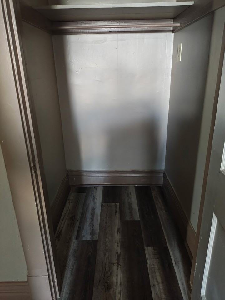 811 Wilmington Ave #7 - Photo 5 of 8