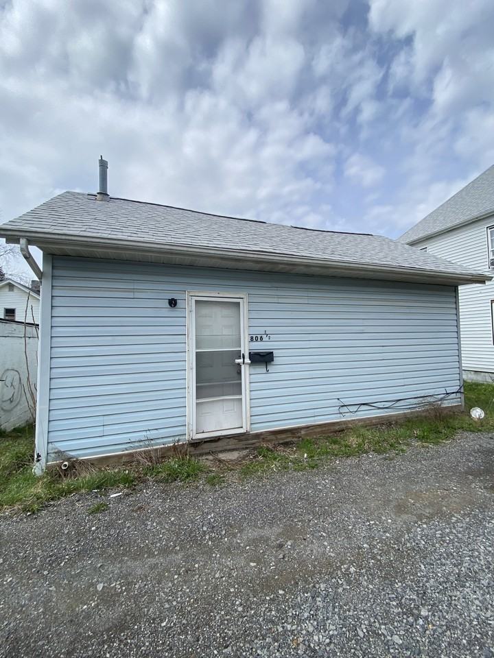 806 1/2 Oak St #1 - Photo 7 of 7