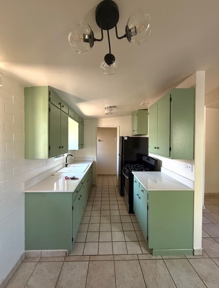 2642 N Santa Rita Ave #1 - Photo 6 of 13