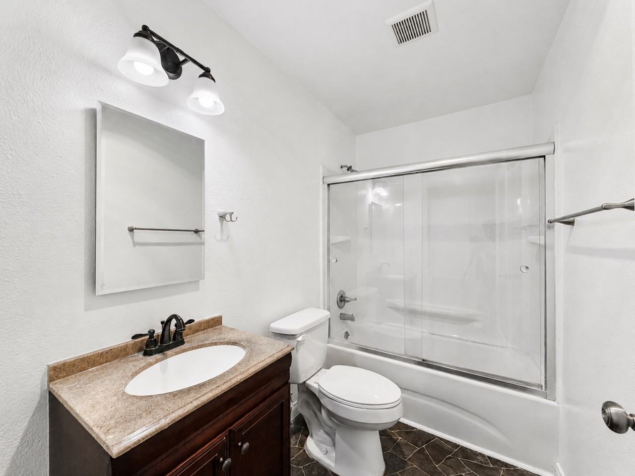215 North Mariposa AvenueApt. 104 #104 - Photo 5 of 15