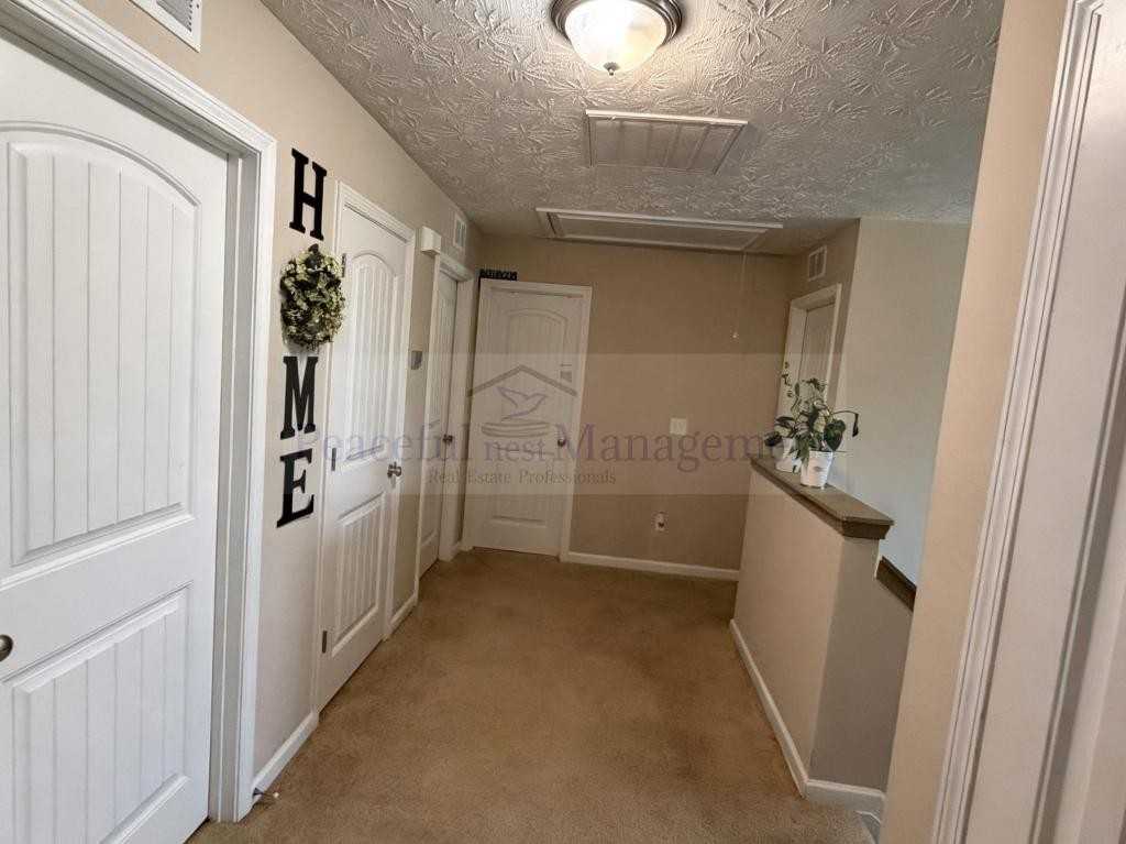 6196 Honeysuckle Ct - Photo 4 of 21