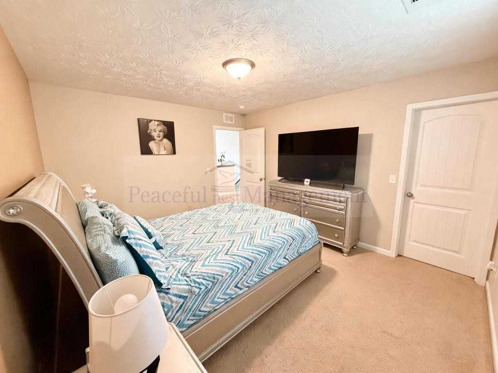 6196 Honeysuckle Ct - Photo 6 of 21