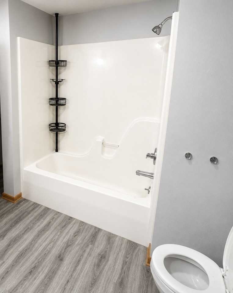 406 E Main St - Photo 5 of 10