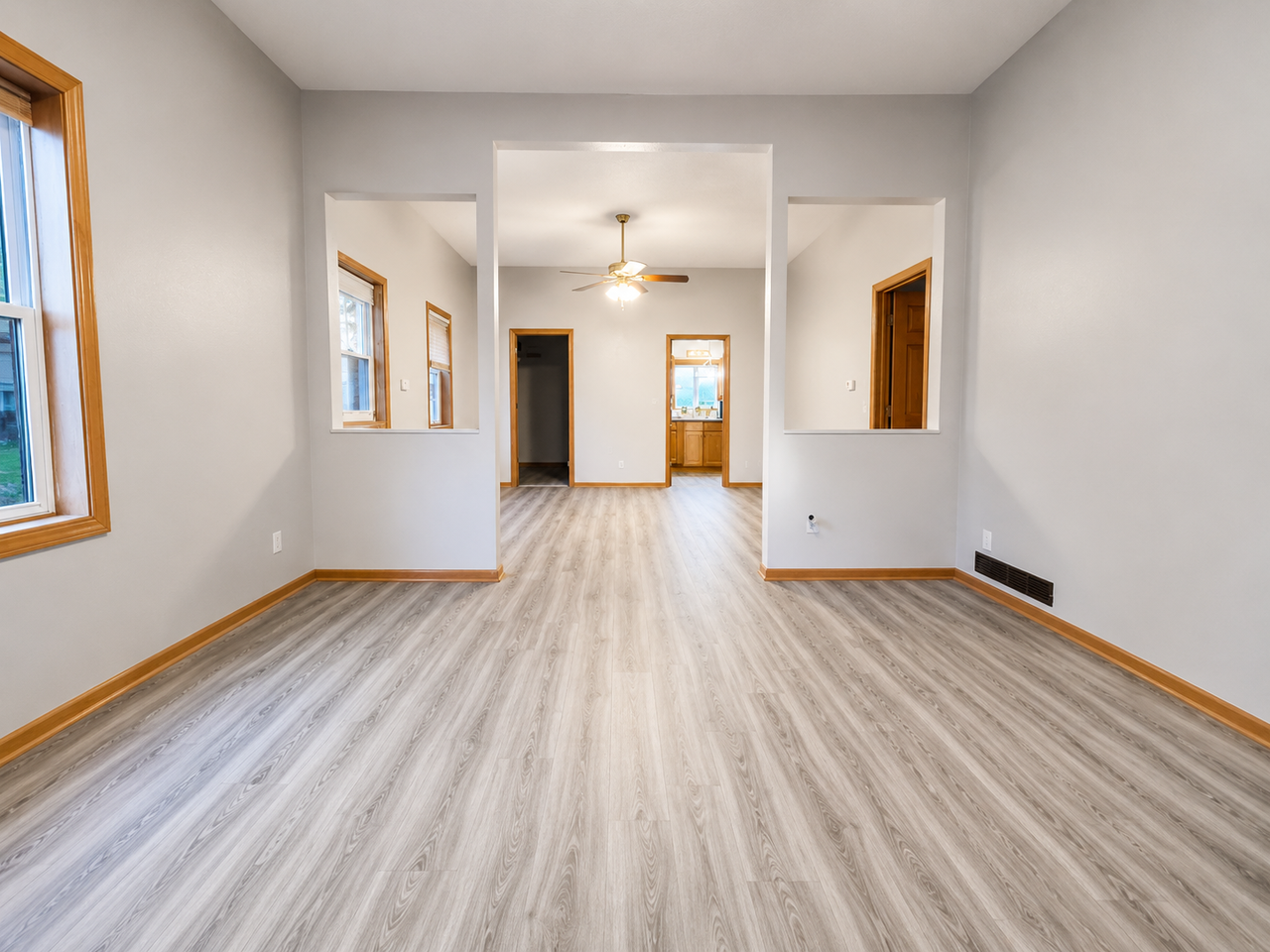 406 E Main St - Photo 7 of 10
