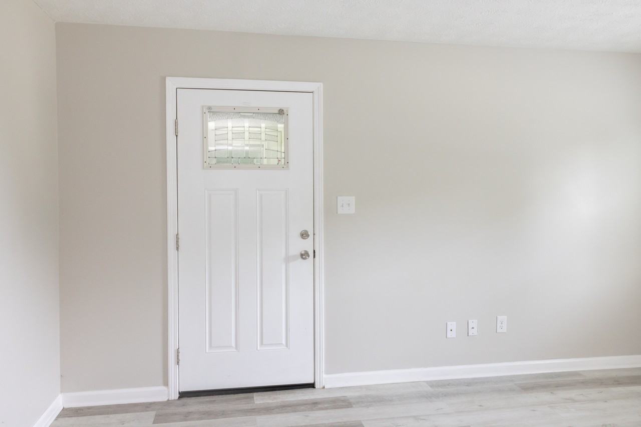 315 Bybee Branch Rd #F - Photo 3 of 18