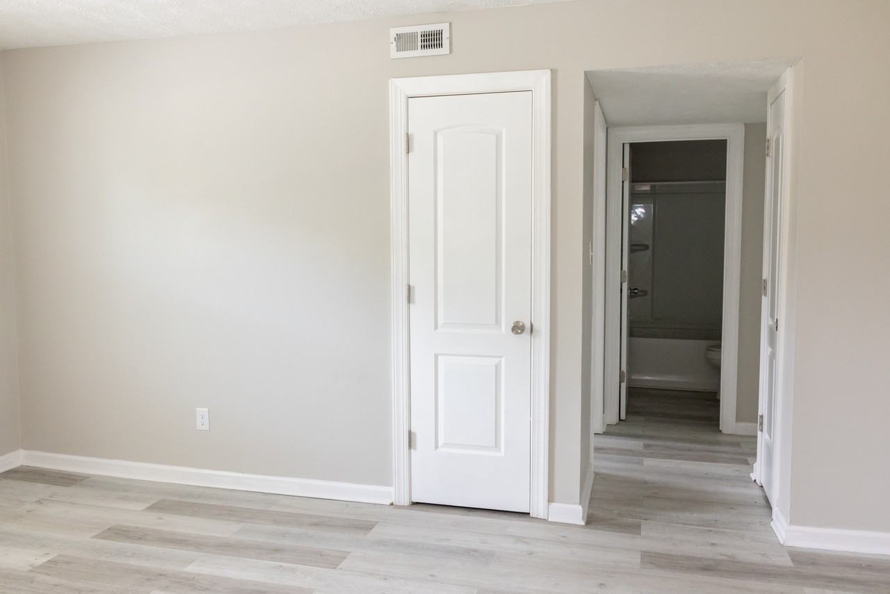 315 Bybee Branch Rd #F - Photo 4 of 18