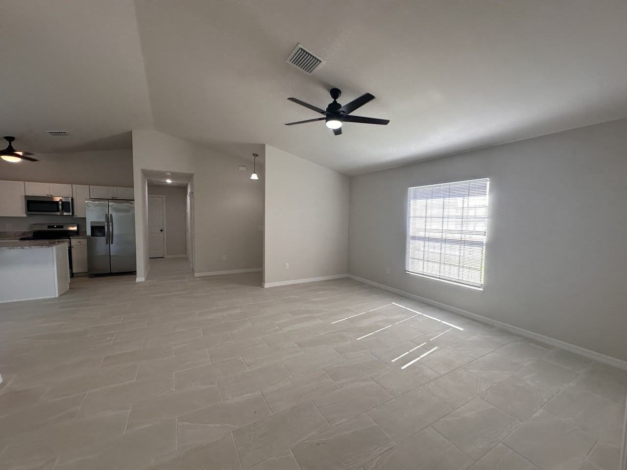 1223 Ne 14th Pl - Photo 6 of 28