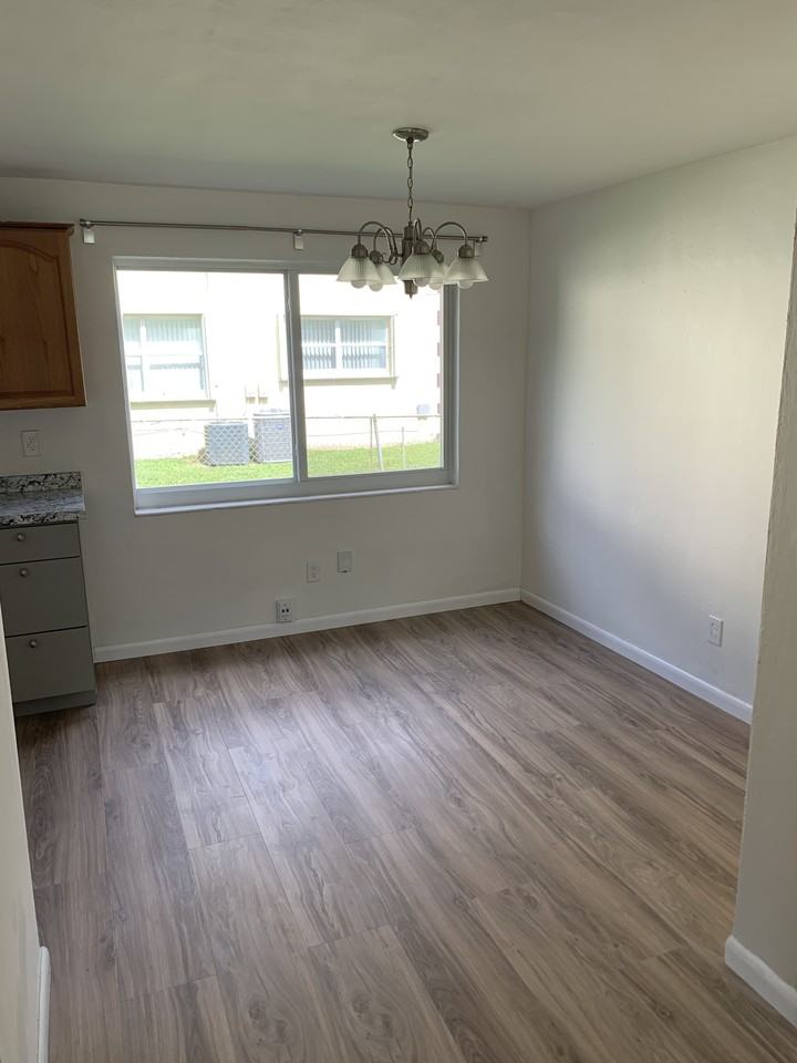 5222 Sw 91st Ave #4 - Photo 3 of 14