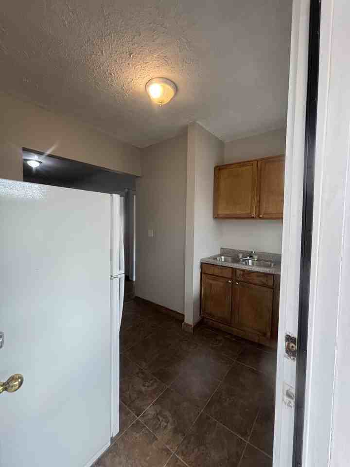 431 W G St #B9 - Photo 5 of 8