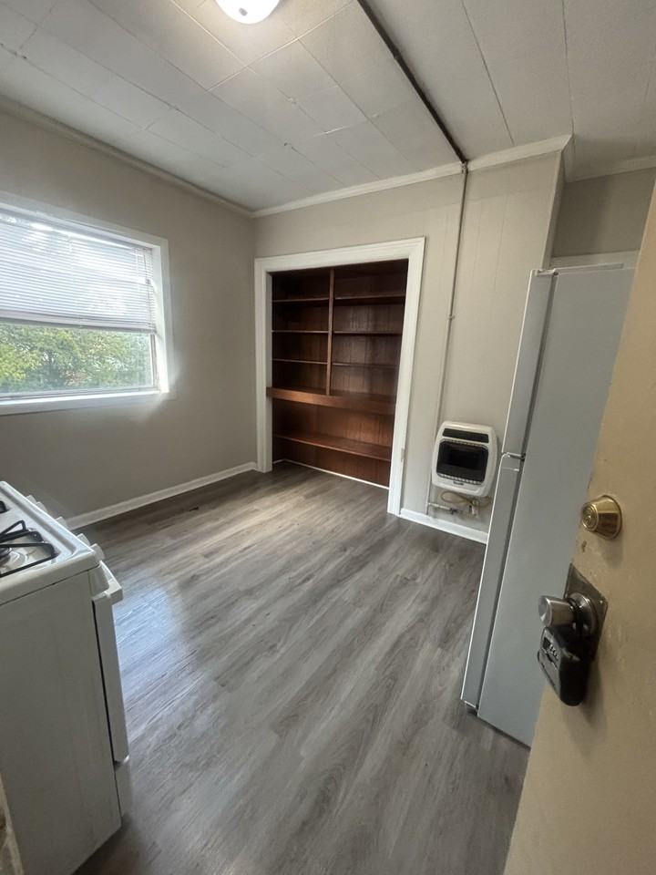 429 W G St #T11 - Photo 2 of 7