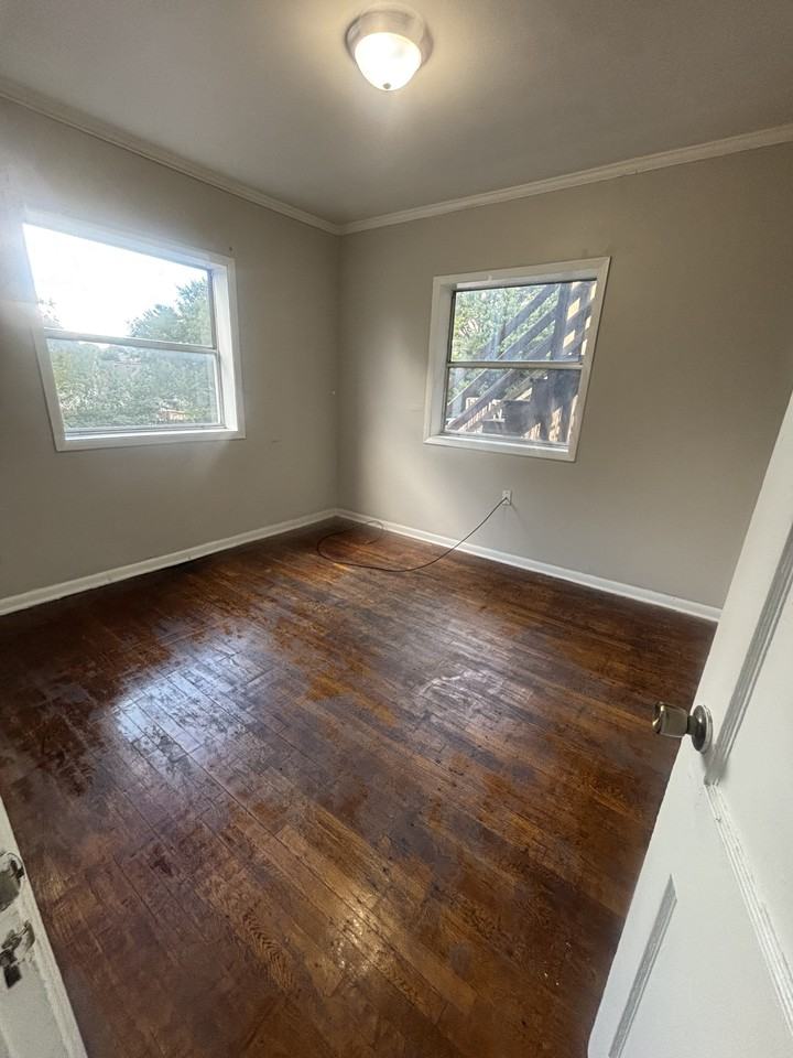 429 W G St #T11 - Photo 3 of 7