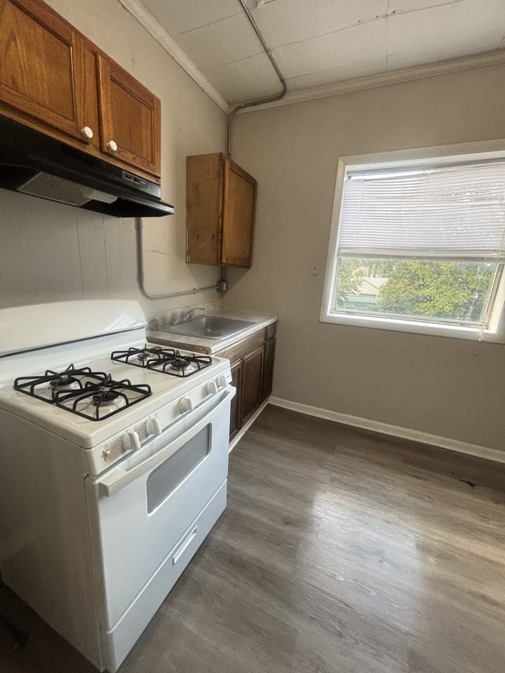 429 W G St #T11 - Photo 5 of 7