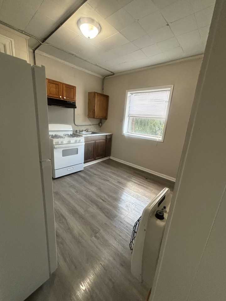 429 W G St #T11 - Photo 6 of 7