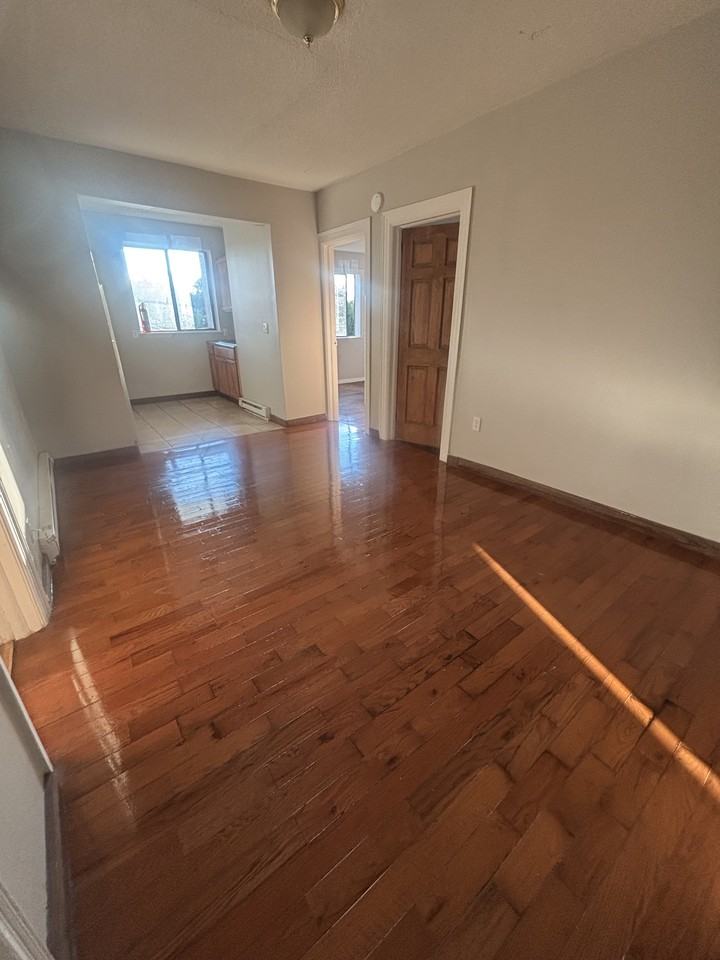 431 W G St #B10 - Photo 2 of 8