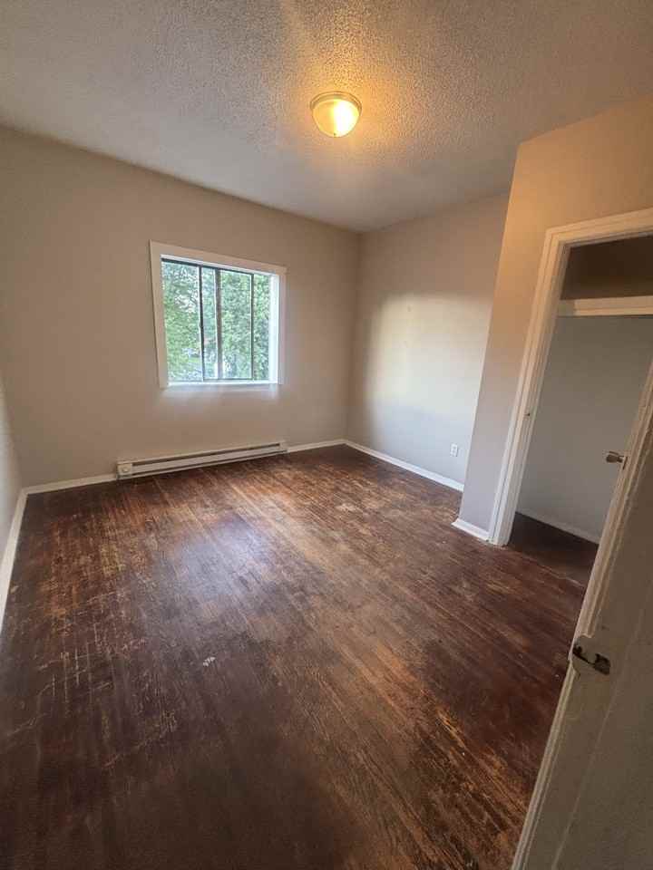 431 W G St #B10 - Photo 3 of 8