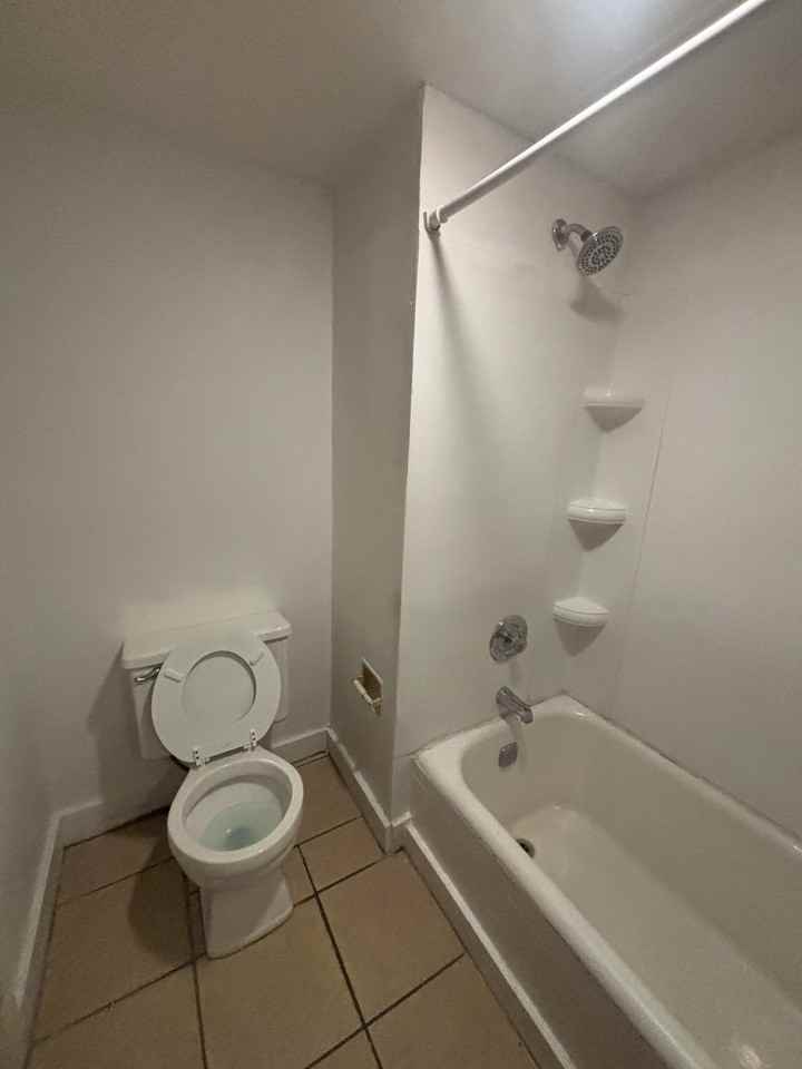 431 W G St #B1 - Photo 4 of 9