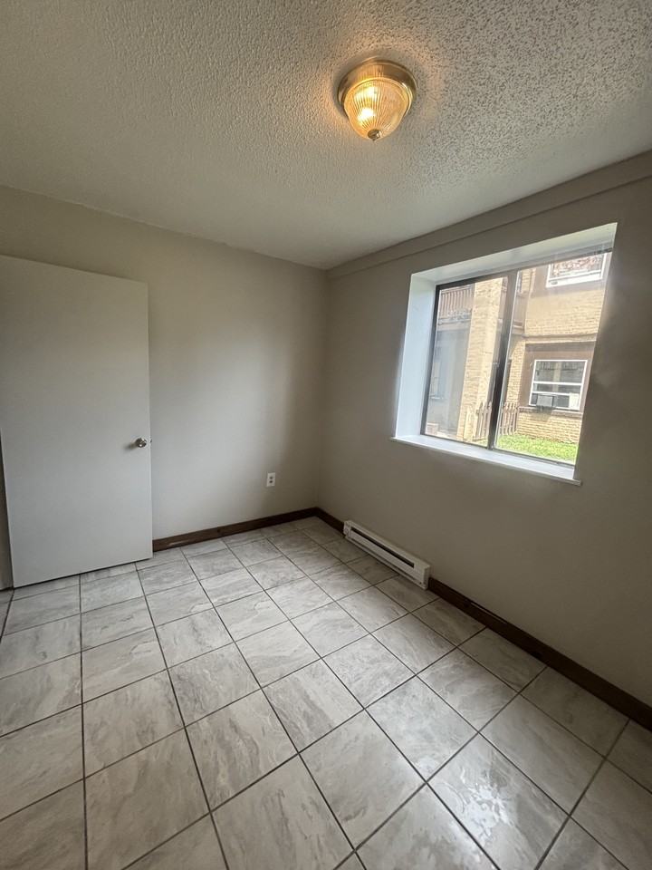 431 W G St #B1 - Photo 6 of 9