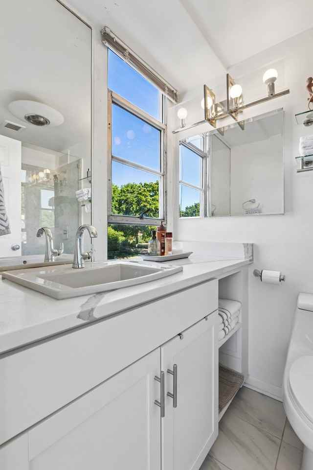 333 W Meyer Blvd #306 - Photo 3 of 45