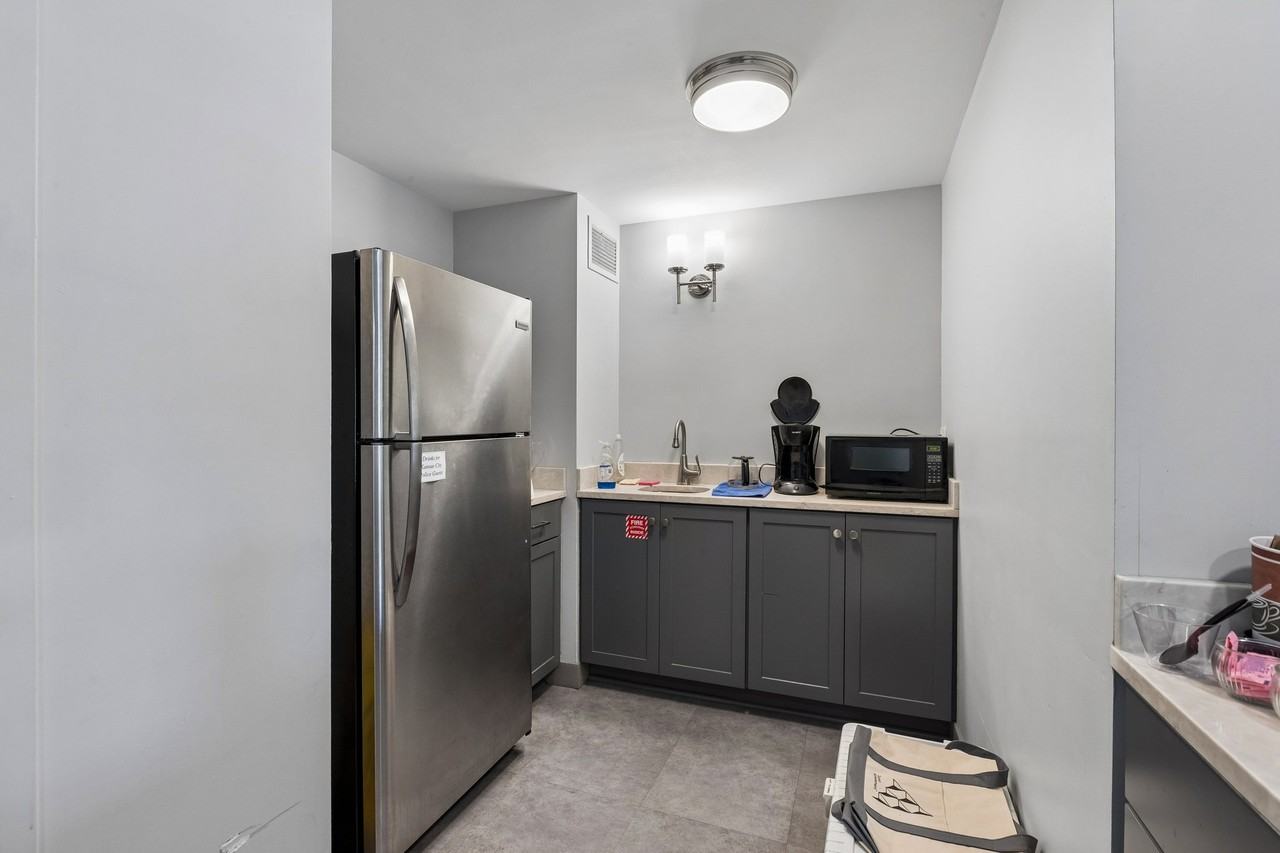 333 W Meyer Blvd #306 - Photo 6 of 45