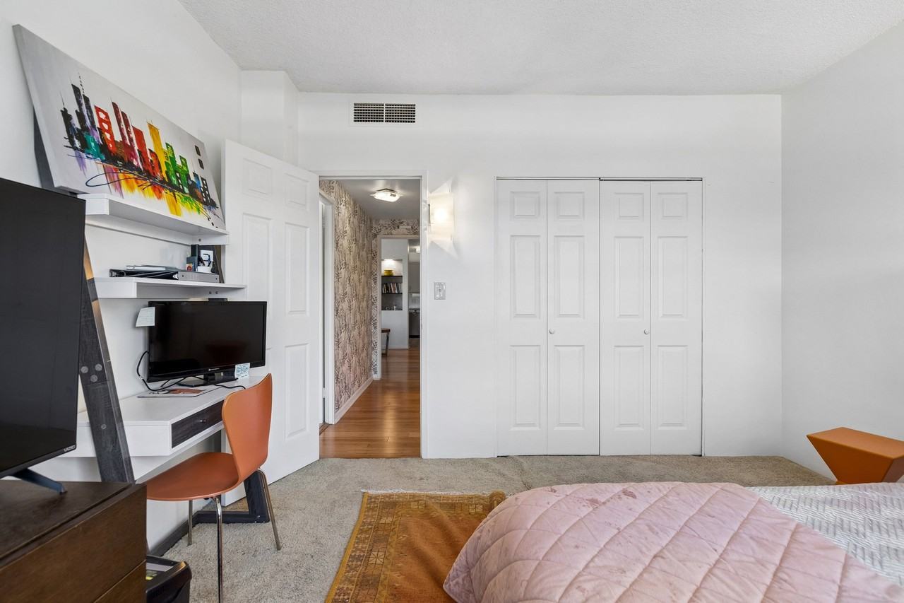 333 W Meyer Blvd #306 - Photo 7 of 45