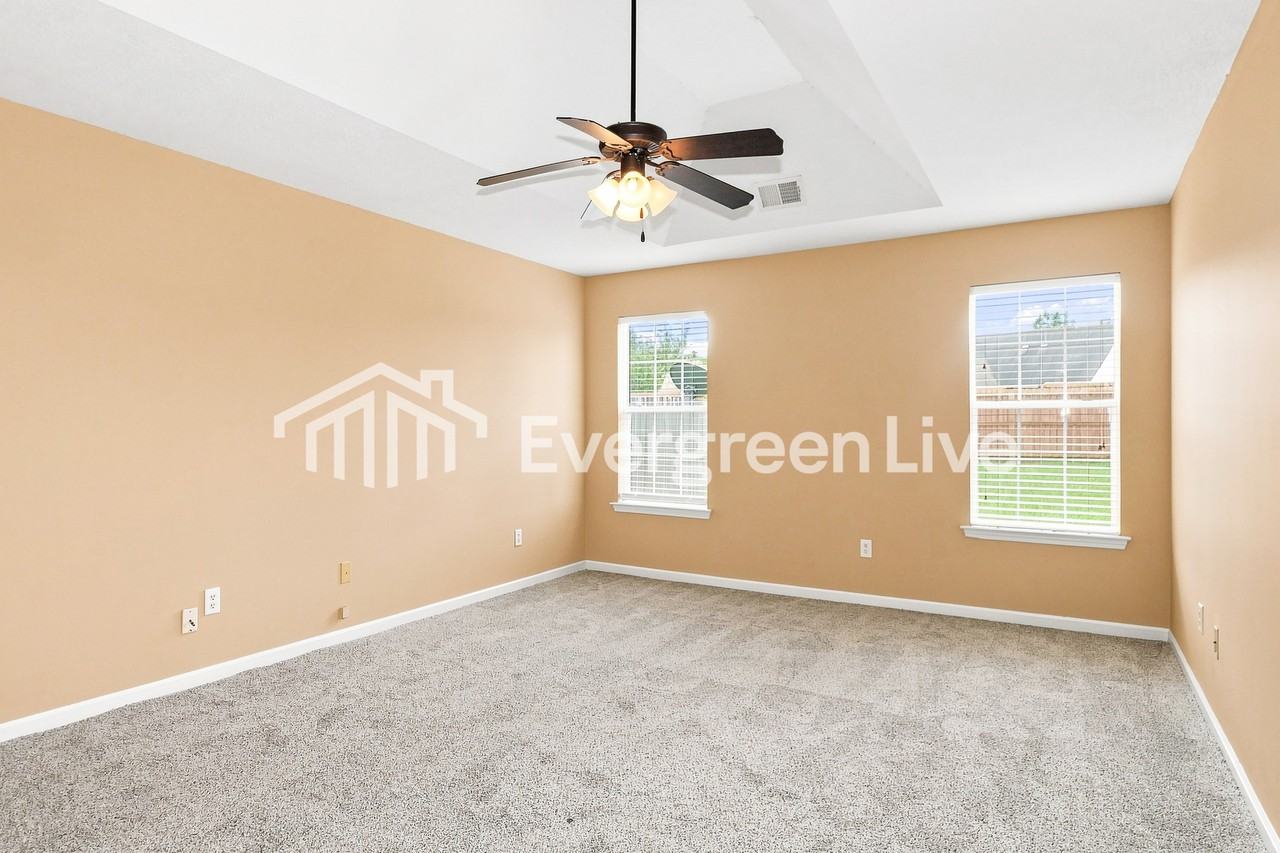 2705 Graystone Dr - Photo 3 of 15