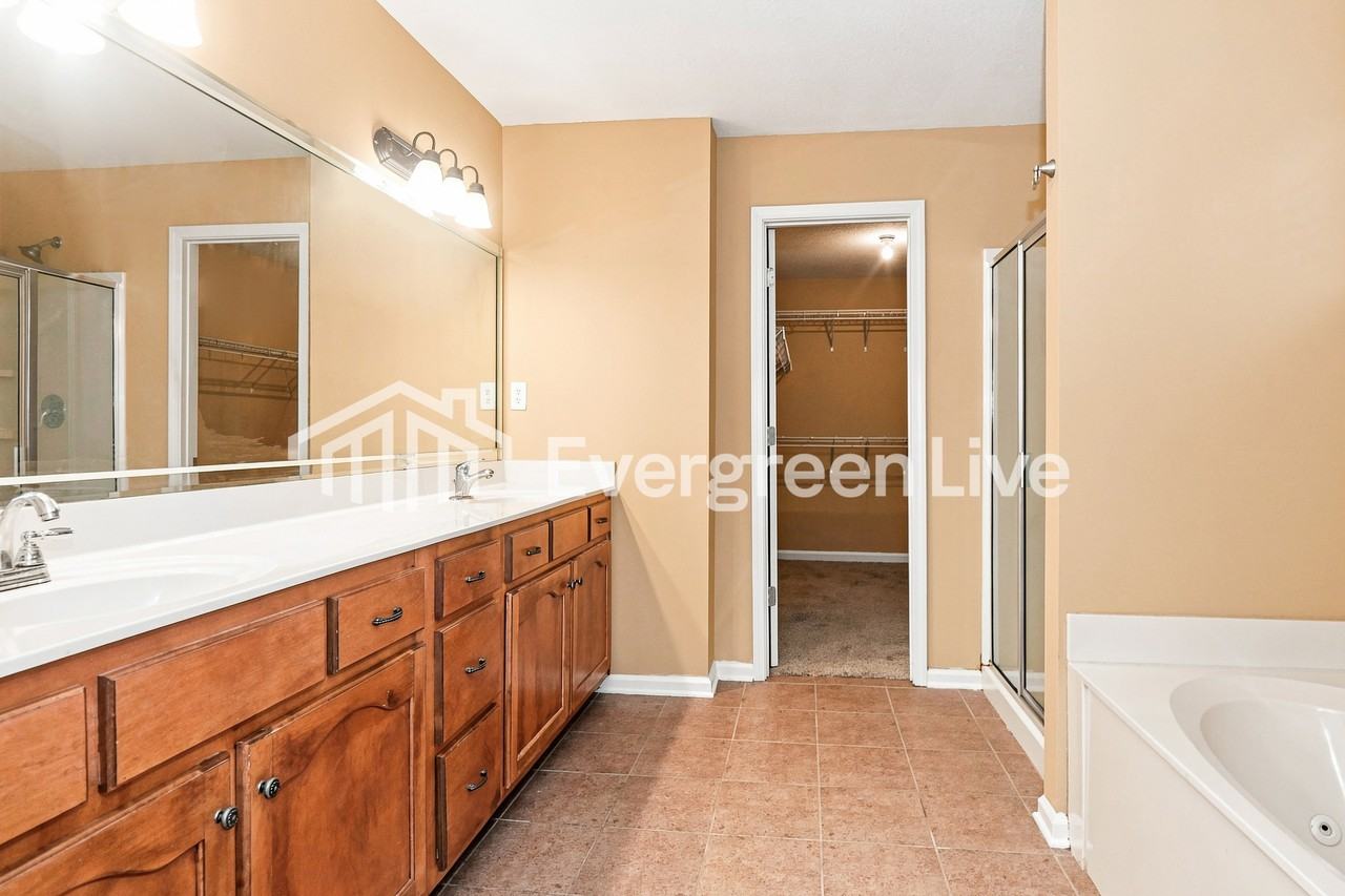 2705 Graystone Dr - Photo 5 of 15