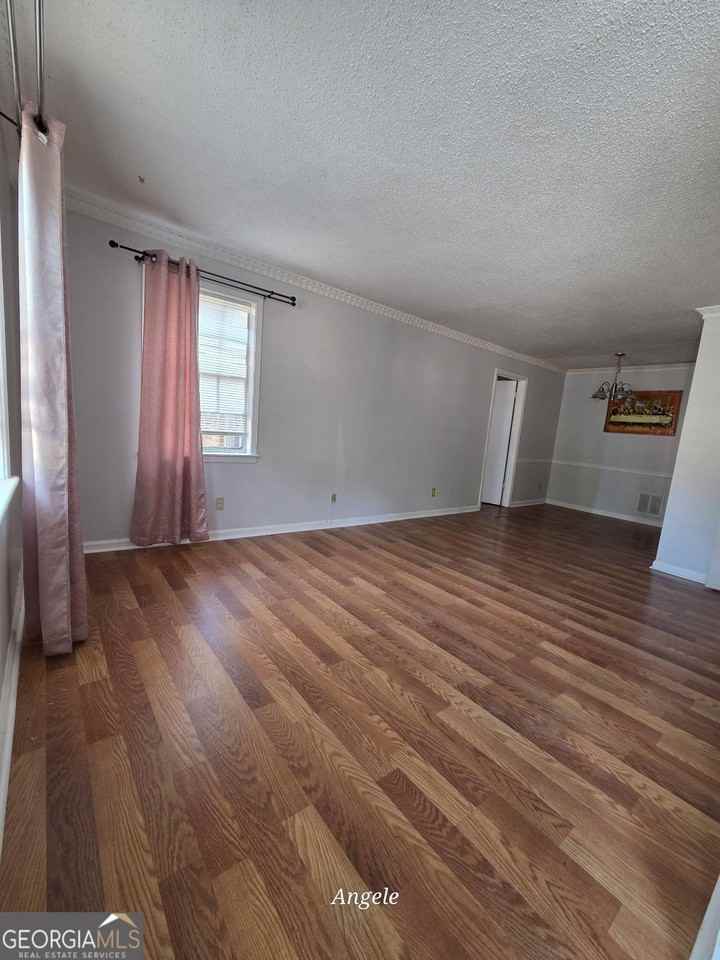 146 Plantation Cir - Photo 2 of 5