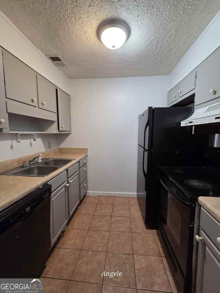 146 Plantation Cir - Photo 3 of 5