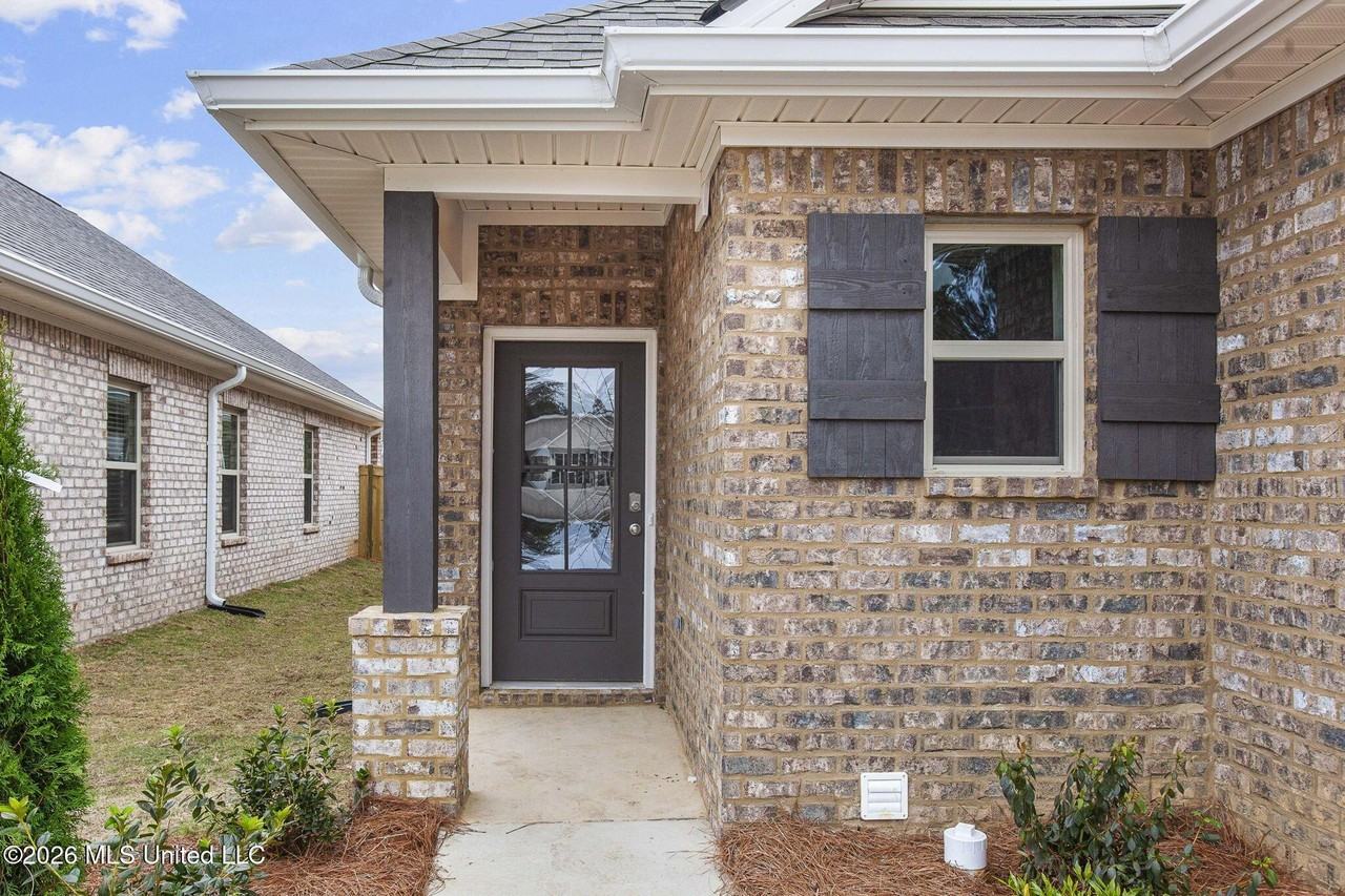621 Stillwater Cv - Photo 5 of 30