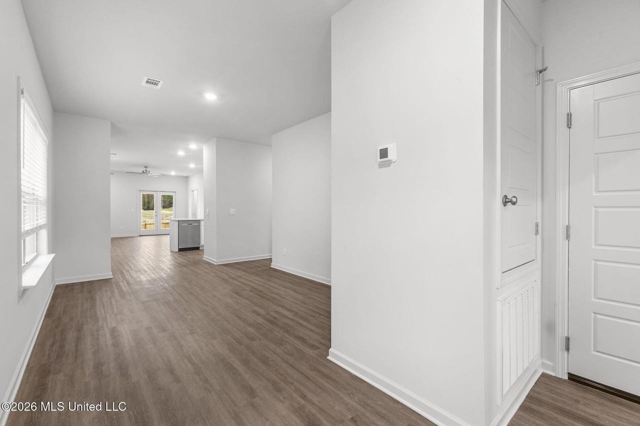 621 Stillwater Cv - Photo 7 of 30