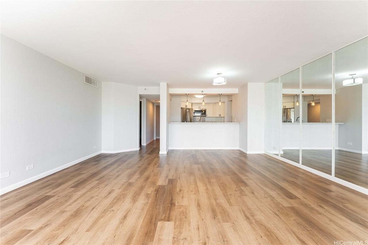 583 Kamoku St - Photo 2 of 25