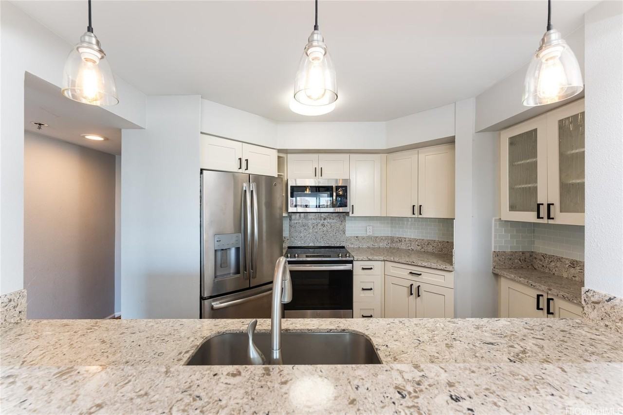 583 Kamoku St - Photo 3 of 25