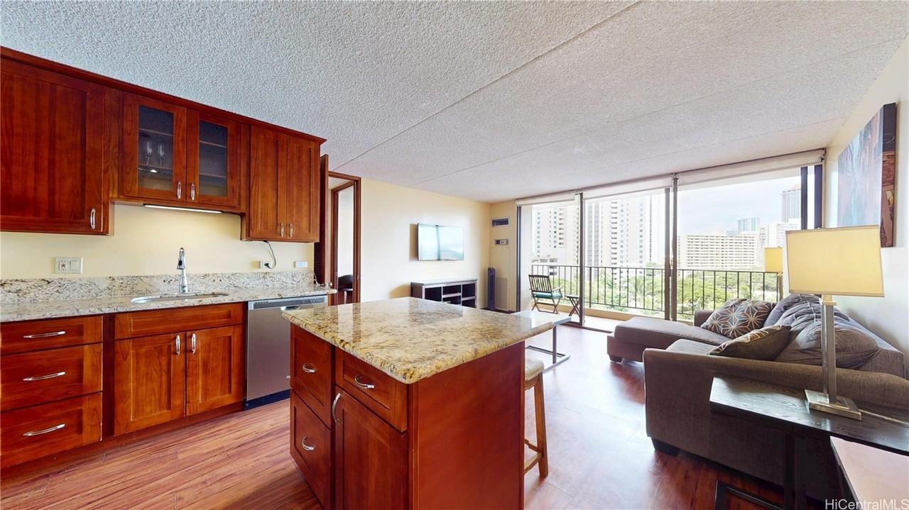 411 Hobron Ln #804