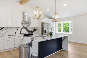 featured image of 2909 Belmont Cir